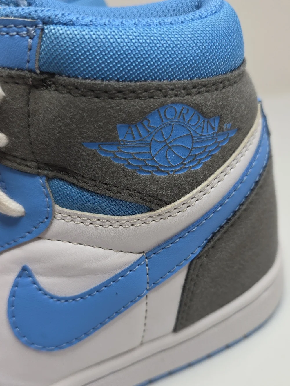 NIKE AIR JORDAN 1 MID UNIVERSITY BLUE GRAY (GS)4.5Y LADIES 6 VGUC CLEAN SNEAKERS
